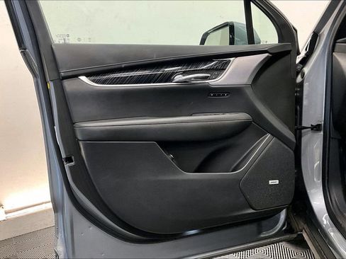 Used 2024 Cadillac XT6 Premium Luxury FWD image 24