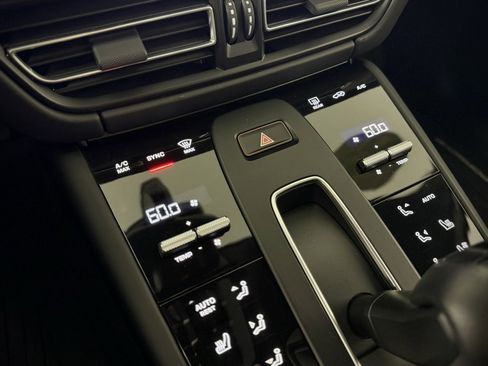 Used 2024 Porsche Macan image 26