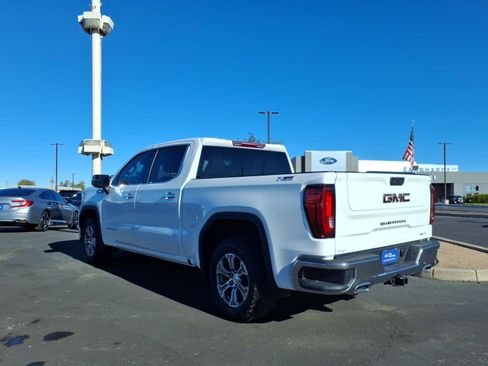 Used 2024 GMC Sierra 1500 SLT w/ X31 Off-Road Package image 4