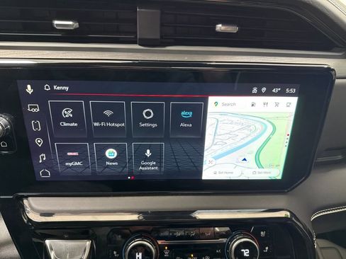 Used 2025 GMC Sierra 2500 AT4X image 27