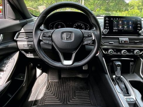 Used 2018 Honda Accord Sport image 8