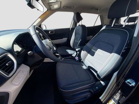 New 2026 Hyundai Venue FWD image 20