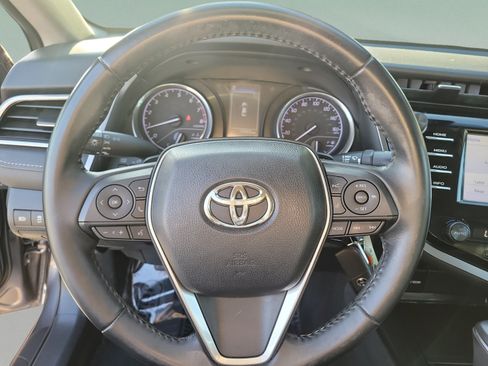 Used 2018 Toyota Camry SE FWD image 17