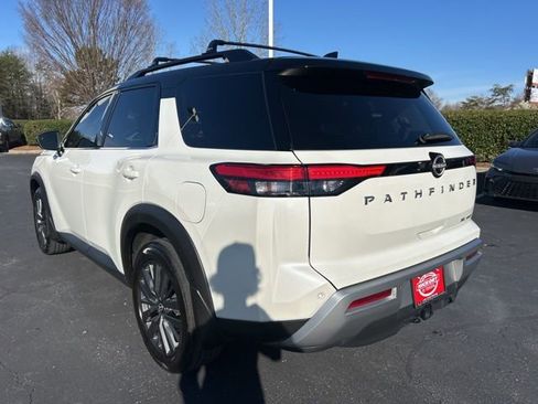 Used 2024 Nissan Pathfinder SL w/ SL Premium Package image 9