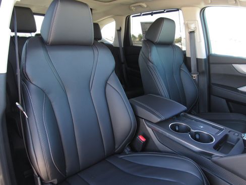 Certified 2025 Acura MDX SH-AWD w/ Technology Package image 11