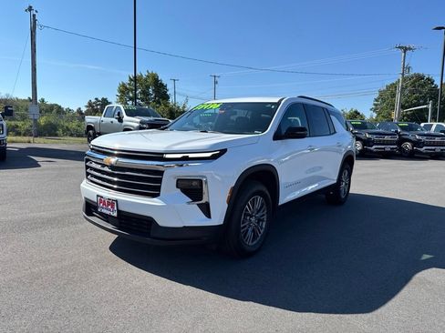 Used 2025 Chevrolet Traverse LT AWD/4WD image 10