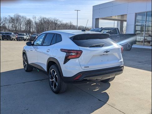 New 2026 Chevrolet Trax RS w/ Driver Confidence Package image 8