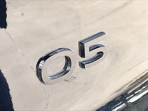 Used 2025 Audi Q5 Premium w/ Convenience Package image 30