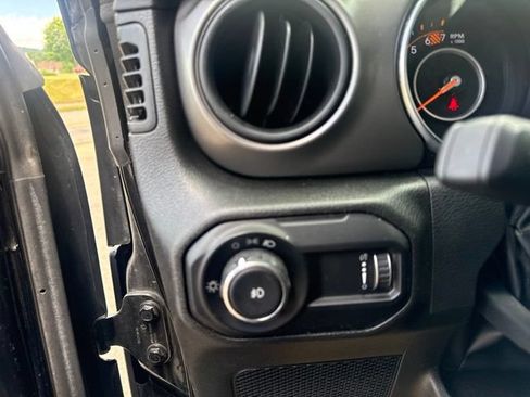 Used 2023 Jeep Wrangler Sport AWD/4WD image 16