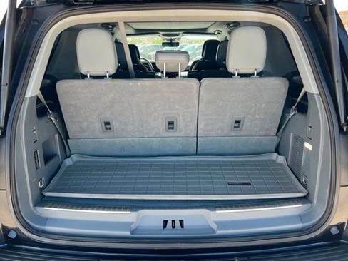 Used 2021 Lincoln Navigator Reserve w/ Luxury Package AWD/4WD image 23