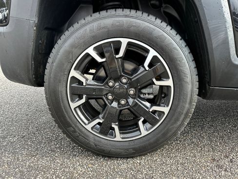 Used 2023 Jeep Renegade Latitude image 17