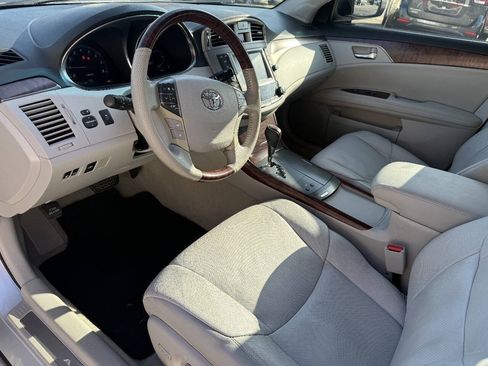 Used 2011 Toyota Avalon Limited FWD image 5