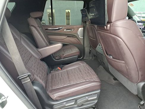 Used 2024 Cadillac Escalade Sport Platinum w/ LPO, ONYX Package AWD/4WD image 14