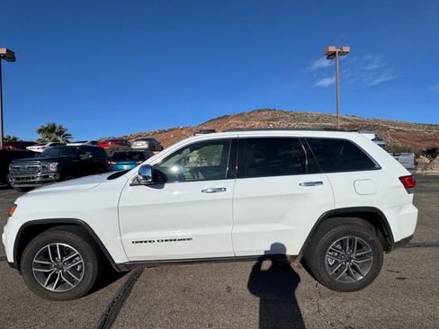 Used 2020 Jeep Grand Cherokee Limited w/ Trailer Tow Group IV image 2