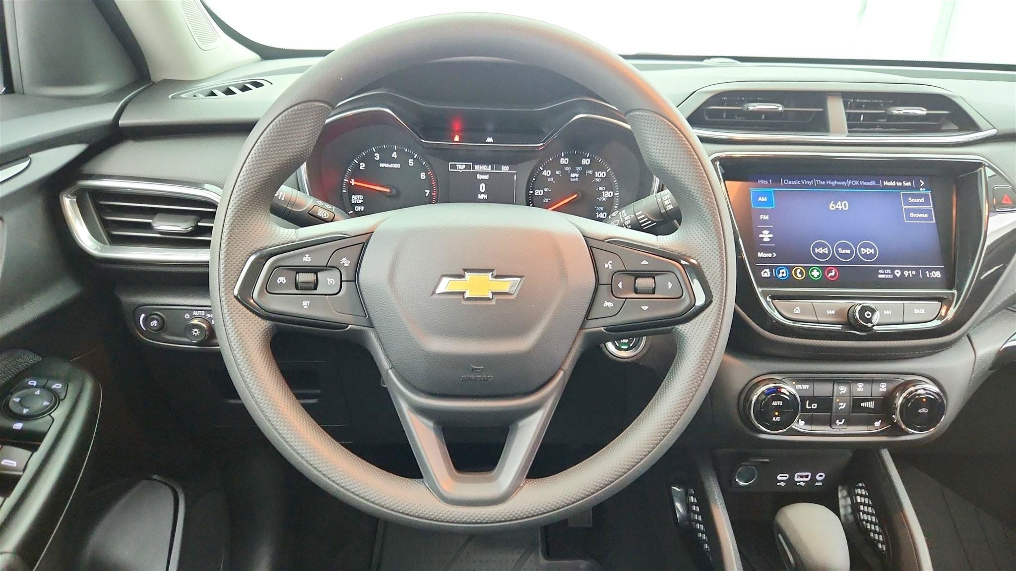 Used 2023 Chevrolet TrailBlazer LT w/ Convenience Package FWD image 12
