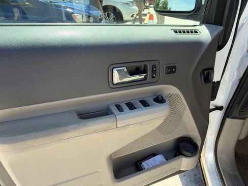 Used 2010 Ford Edge Limited AWD/4WD image 9