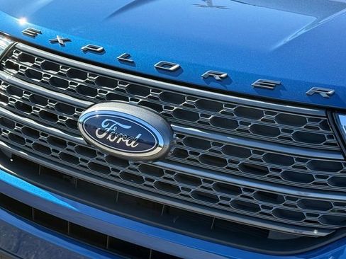 Certified 2023 Ford Explorer XLT w/ Equipment Group 202A AWD/4WD image 25