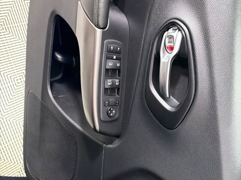 Used 2021 Jeep Cherokee Latitude Lux image 11