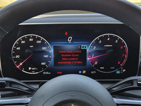 Used 2024 Mercedes-Benz GLC 300 4MATIC image 11