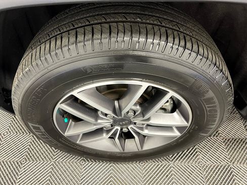 Used 2022 Jeep Grand Cherokee Limited image 35