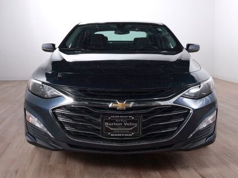 Used 2020 Chevrolet Malibu LT image 2