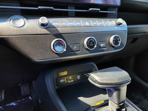 New 2026 Hyundai Kona SE image 24