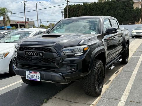 Used 2020 Toyota Tacoma TRD Pro AWD/4WD image 3