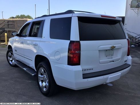 Used 2018 Chevrolet Tahoe LT w/ LT Signature Package RWD image 4