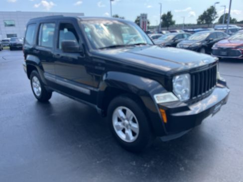 Used 2012 Jeep Liberty Sport AWD/4WD image 6