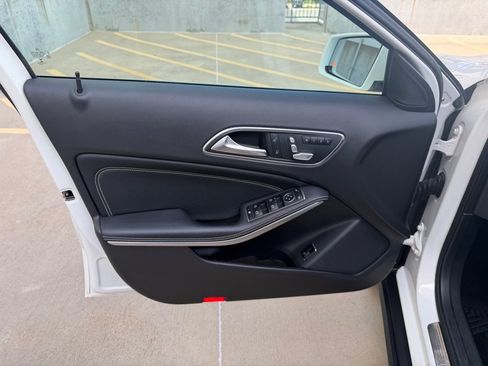 Used 2019 Mercedes-Benz GLA 250 4MATIC image 10
