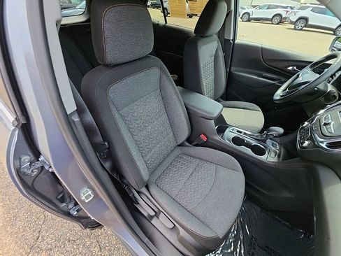 Used 2023 Chevrolet Equinox LT AWD/4WD image 34