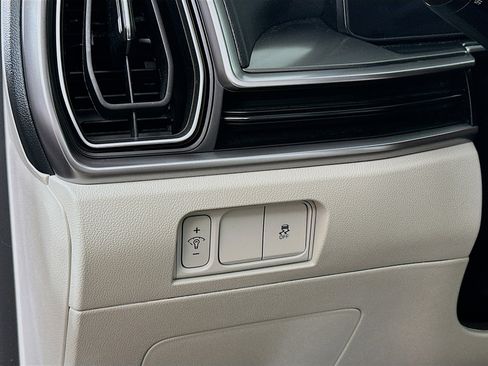 Certified 2025 Kia Sorento S w/ Panoramic Sunroof Package FWD image 10