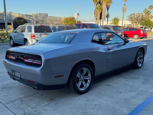 Used 2016 Dodge Challenger SXT RWD image 11