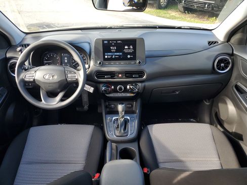 Used 2023 Hyundai Kona SE w/ Cargo Package image 17