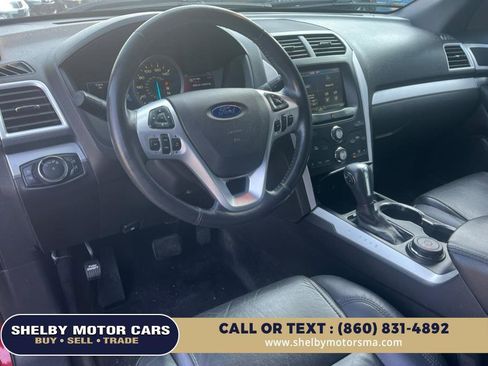 Used 2015 Ford Explorer XLT w/ Equipment Group 202A image 10