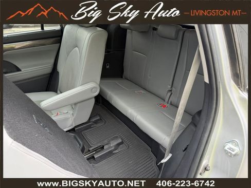 Used 2024 Toyota Highlander Platinum AWD/4WD image 18
