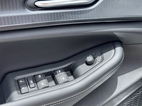 New 2025 Jeep Grand Cherokee Altitude image 13