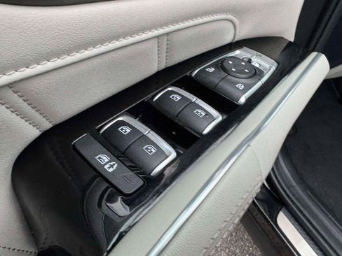 Used 2023 Kia Sorento SX Prestige w/ Panoramic Sunroof Package image 16