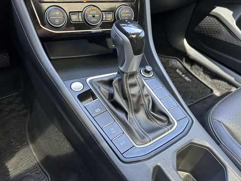 Certified 2024 Volkswagen Jetta SE FWD image 24