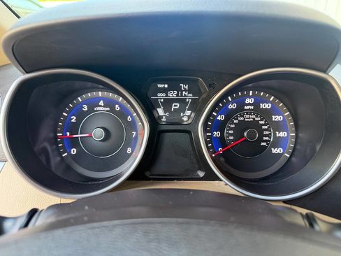 Used 2012 Hyundai Elantra Limited FWD image 25