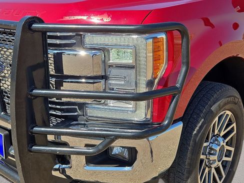 Used 2018 Ford F250 Lariat w/ Lariat Ultimate Package AWD/4WD image 9