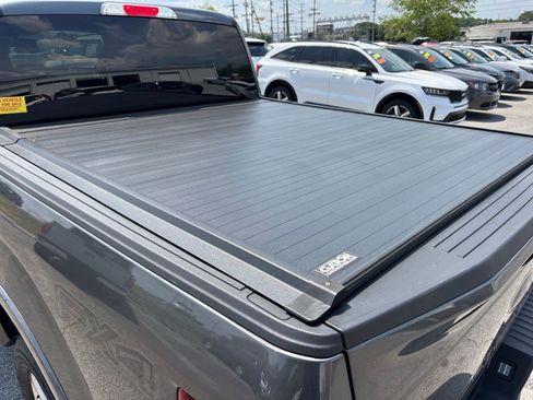 Used 2019 Ford F150 Lariat w/ Equipment Group 502A Luxury AWD/4WD image 8