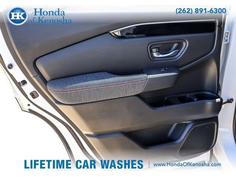 Certified 2025 Honda Pilot Sport image 22