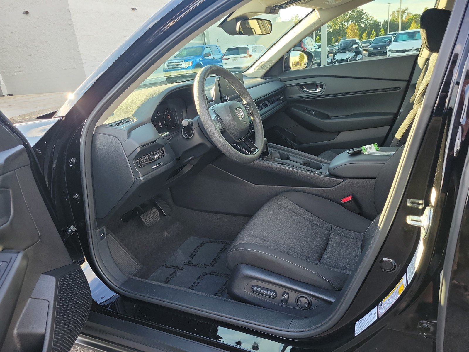 Used 2023 Honda Accord EX image 15