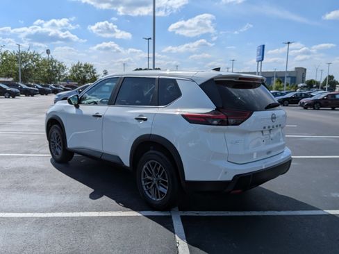 Used 2024 Nissan Rogue S FWD image 5