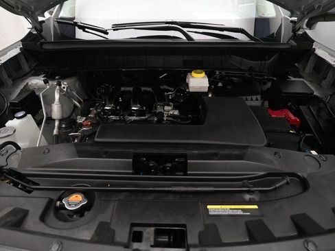 Certified 2025 Nissan Pathfinder Platinum w/ Cargo Package AWD/4WD image 3