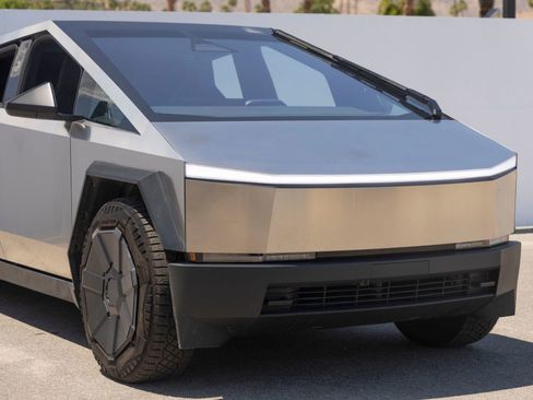 Used 2024 Tesla Cybertruck Cyberbeast AWD/4WD image 3