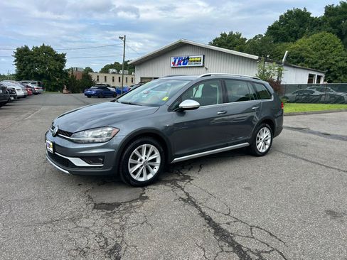 Used 2019 Volkswagen Golf Alltrack S AWD/4WD image 2