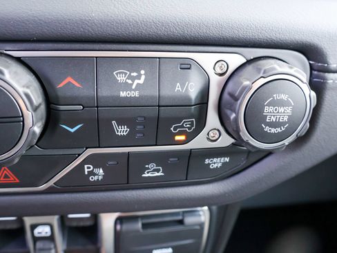 New 2026 Jeep Wrangler Unlimited Sahara AWD/4WD image 20