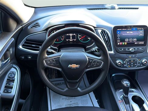 Used 2020 Chevrolet Malibu LT image 20